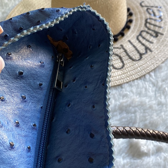 Sale! 🛍️Ostrich Embossed Azure Tote - Picture 8 of 15